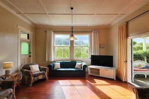 Fernseher, Kamin