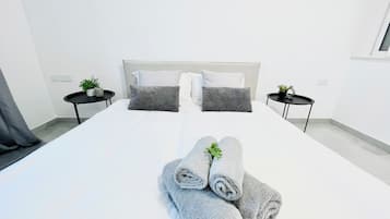 Estudio Confort, vistas a la ciudad | Tabla de planchar con plancha y wifi gratis