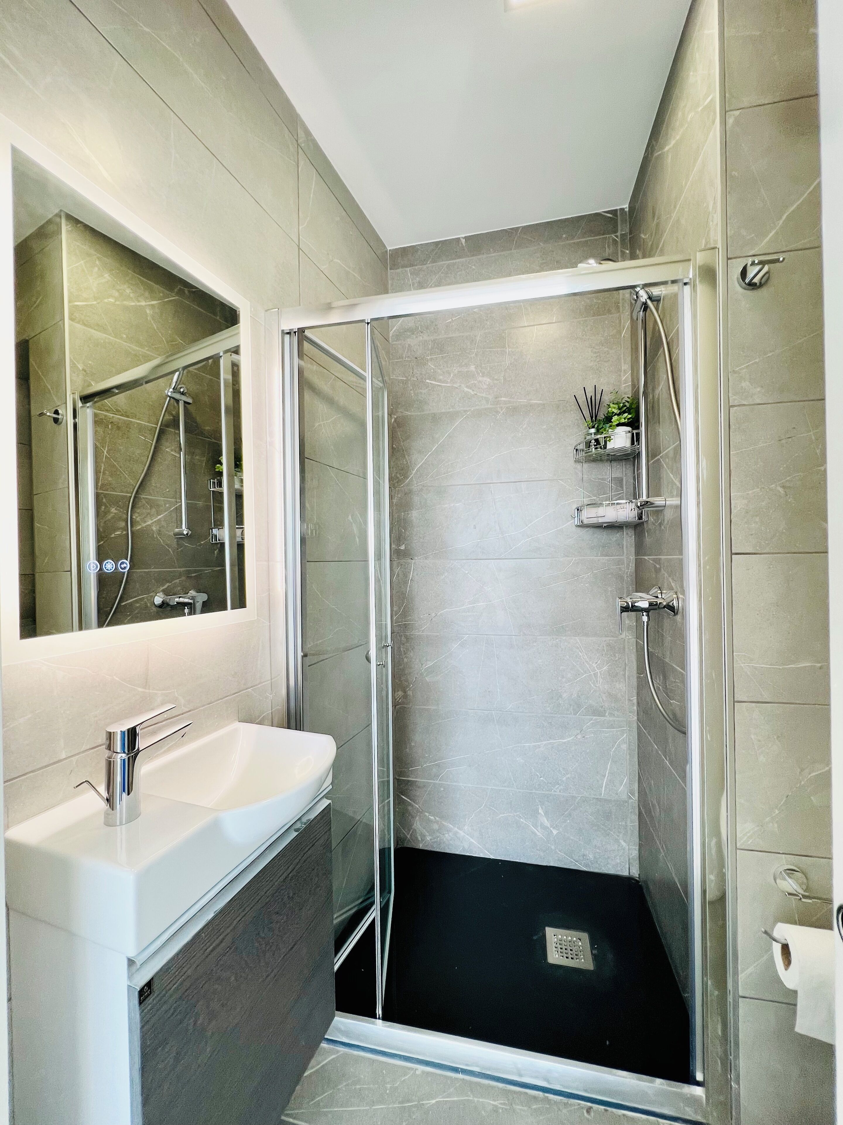 Premium Apartment, City View | Bathroom