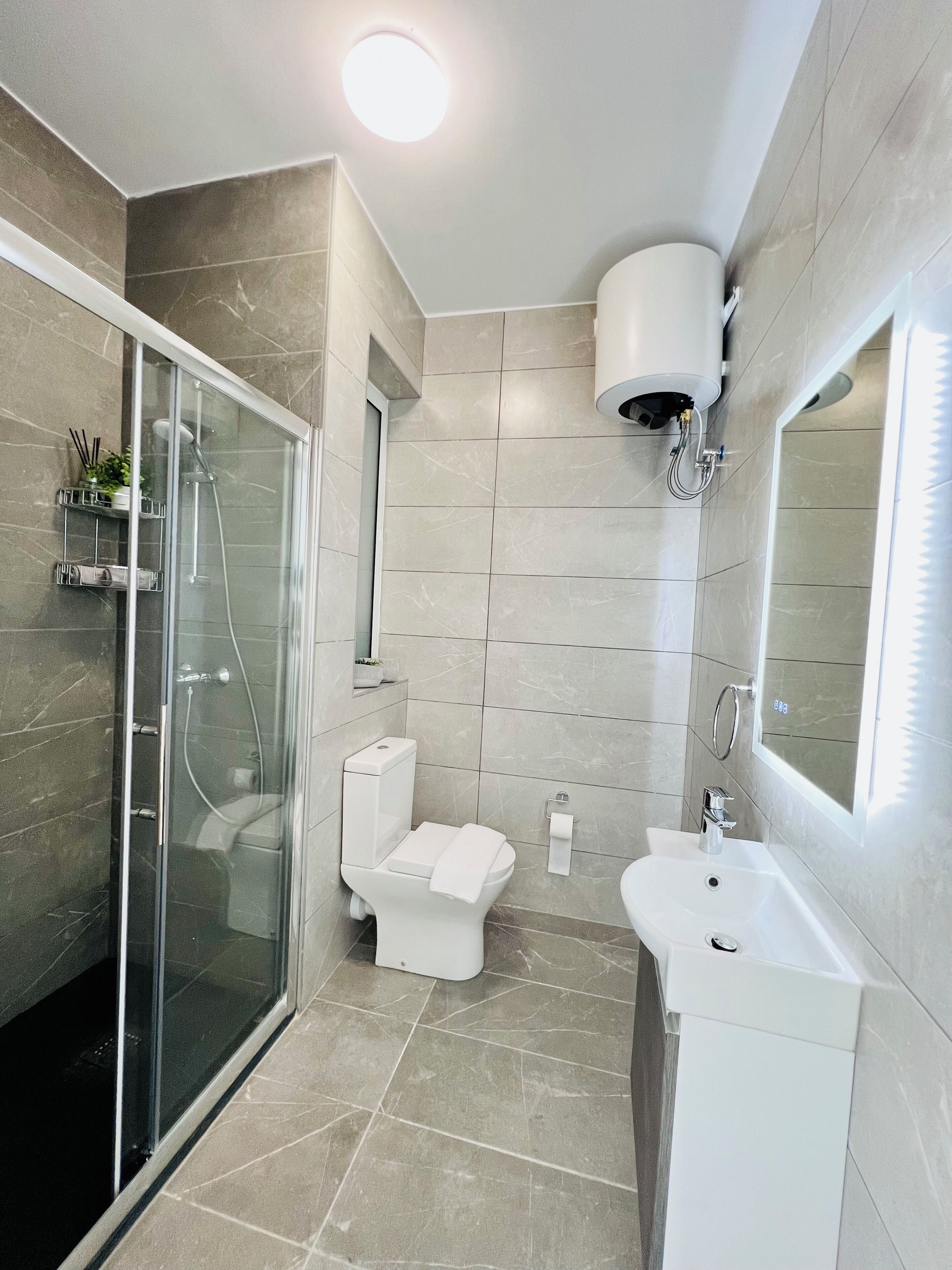 City Studio, City View | Bathroom | Shower, free toiletries, towels, soap