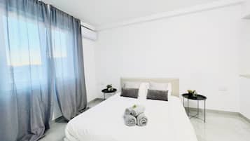 Monolocale City, vista città | Ferro/asse da stiro, Wi-Fi gratuito