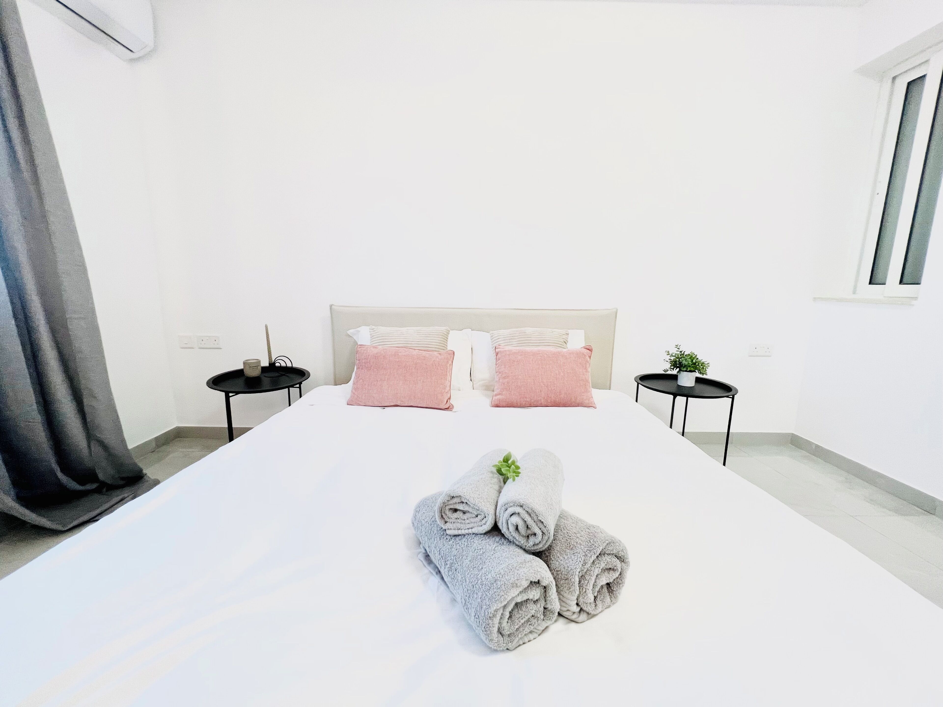 Exclusive Studio, City View | Iron/ironing board, cribs/infant beds, free WiFi, bed sheets