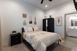 4 Schlafzimmer, Bügeleisen/Bügelbrett, Reisekinderbett, WLAN
