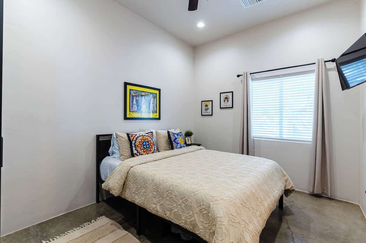 4 chambres, fer et planche à repasser, lit parapluie, Wi-Fi