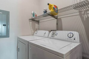Interior - Cozy 2BR Summer Retreat | Walkable to UofA (Tucson)