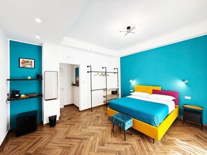 Deluxe tweepersoonskamer, balkon, uitzicht op stad | Een kluis op de kamer, geluiddichte muren, gratis wifi