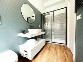 Deluxe Double Room, Balcony, City View | Bathroom | Bathrobes, slippers