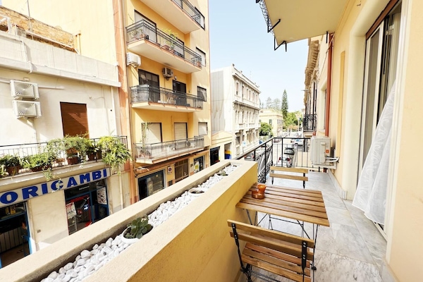 Chambre Double Supérieure, balcon, vue ville | Terrasse/Patio