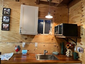 Private kitchen - The Workshop Cabin (Crosby)