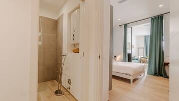 2 chambres, fer et planche à repasser