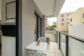 Studio Basic | Tempat makan outdoor