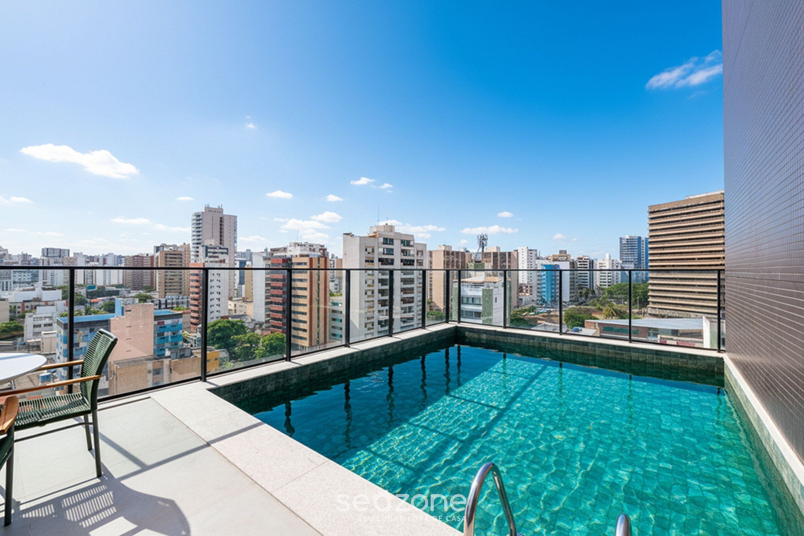 เบสิกสตูดิโอ | สระว่ายน้ำ | สระว่ายน้ำกลางแจ้ง