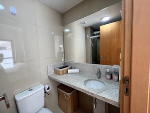 Estúdio básico | Banheiro