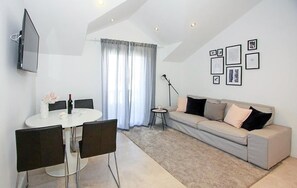 TV - 2 bedroom stunning apartment in Supetar (Supetar)