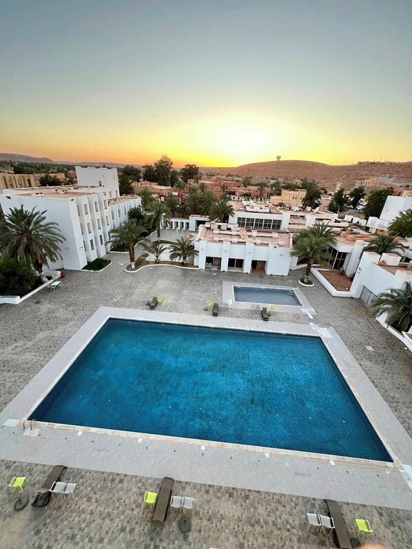 Outdoor pool - El Djanoub Hotel (Ghardaia)