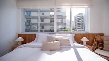 Apartment | In-room safe, iron/ironing board, free WiFi