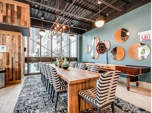 Dining - West Loop Condo w/Parking + Gym - Walk to Fulton Market (Chicago)