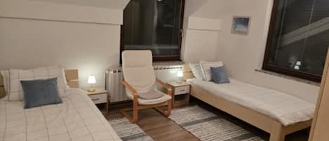 2 Schlafzimmer, Bügeleisen/Bügelbrett, Internetzugang, Bettwäsche