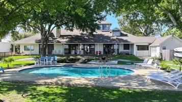 Piscine extérieure, piscine chauffée