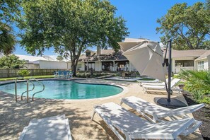 Outdoor pool, a heated pool
