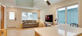 < 1 Mi to Carleton College: WFH-Friendly Apartment
