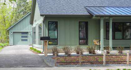 < 1/2 Mi to Downtown: Quiet Northfield Apartment