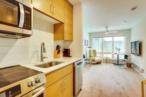 < 1/2 Mi to Downtown: Quiet Northfield Apartment