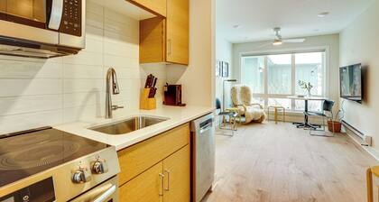 < 1/2 Mi to Downtown: Quiet Northfield Apartment