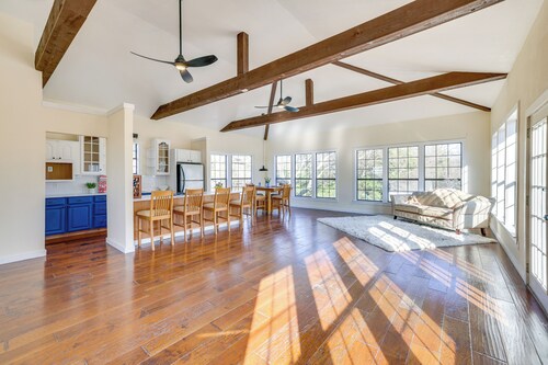 Quiet & Convenient Unit, 7 Mi to Lake Ray Hubbard!