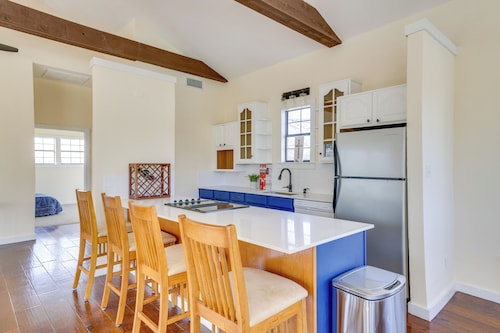 Quiet & Convenient Unit, 7 Mi to Lake Ray Hubbard!