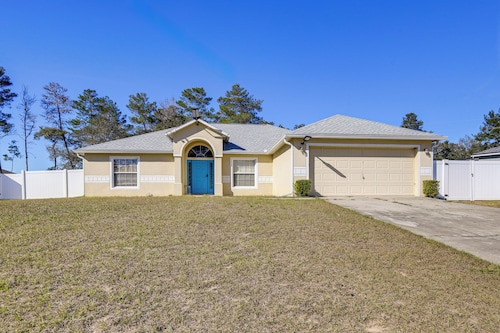 Family Retreat w/ Yard: 17 Mi to Equestrian Center