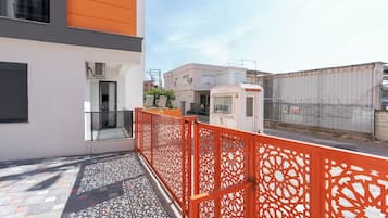 Superior Condo, City View | Street view