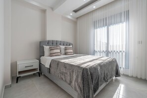 Superior-Apartment, Stadtblick | Kostenloses WLAN, Bettwäsche