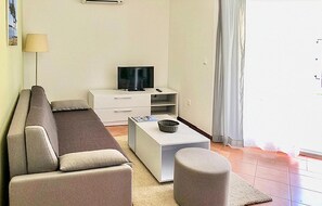 TV - Lovely apartment in Medulin (Medulin)