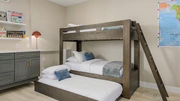 3 bedrooms, desk, iron/ironing board, free WiFi