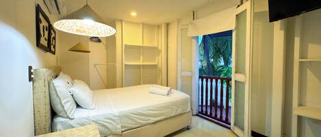 Double Room | Desk, laptop workspace, free WiFi