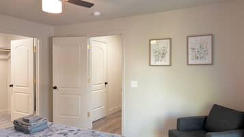 2 bedrooms, free WiFi, bed sheets, wheelchair access