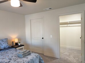 2 bedrooms, free WiFi, bed sheets, wheelchair access