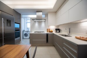 Apartment | Private kitchen - Leblon | 3 Quartos, 2 min da Praia - por Casapē Rio (Rio de Janeiro)