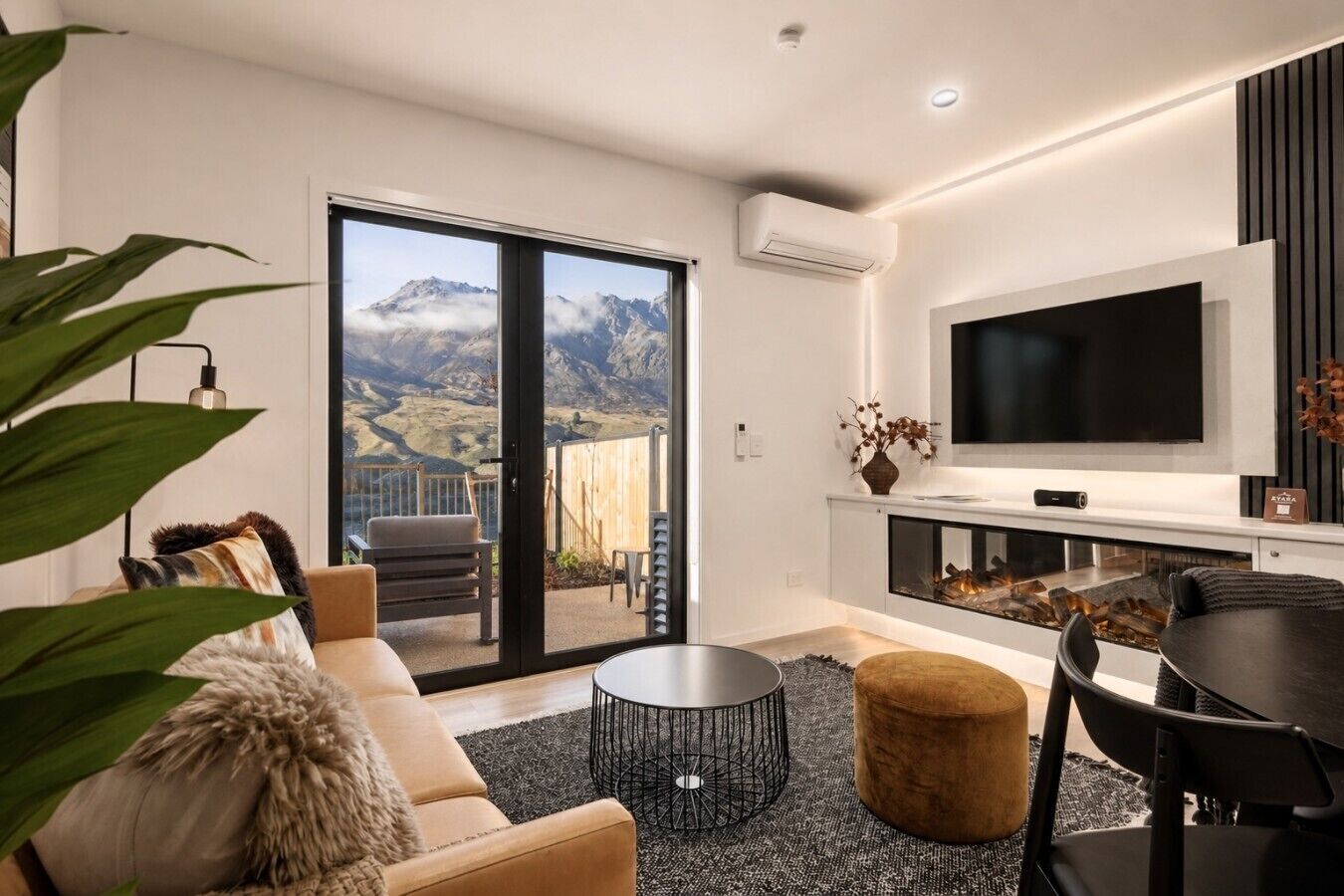 TV, fireplace, stereo