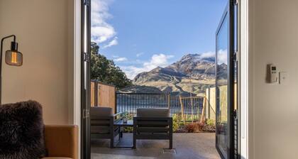 Evara Queenstown, Central, Remarkable Views!