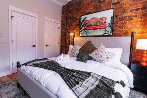 2 bedrooms, WiFi, bed sheets - The SCAD District Loft | 2BR on MLK Blvd (Savannah)