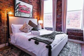 2 bedrooms, WiFi, bed sheets - The SCAD District Loft | 2BR on MLK Blvd (Savannah)