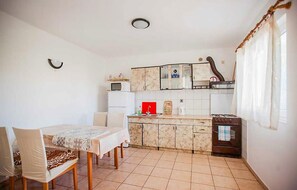 Dining - 1 bedroom nice home in Lopar (Lopar)