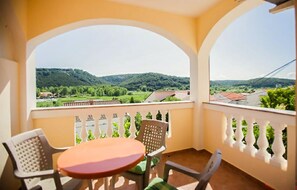 Outdoor dining - 1 bedroom beautiful apartment in Lopar (Lopar)