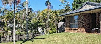 Aztec's home 4 bed 2 bath 5min waling to shopping 20 min to beach andcity centre