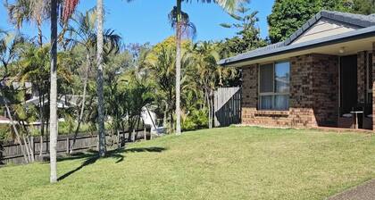 Aztec's home 4 bed 2 bath 5min waling to shopping 20 min to beach andcity centre