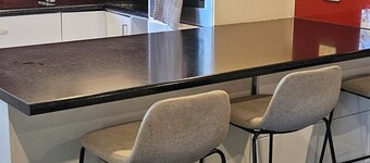 Aztec's home 4 bed 2 bath 5min waling to shopping 20 min to beach andcity centre