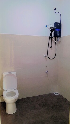 Standard Double Room, Balcony | Bathroom - Amani Lakeside (Panadura)