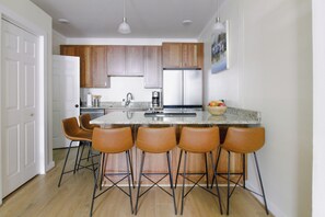 Private kitchen - 3-bedroom townhome in beautiful Key West with AC and charm (Key West)